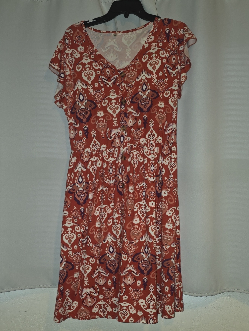 +Women's Rust Patterned V-Neck Midi Dress with Flutter Sleeves